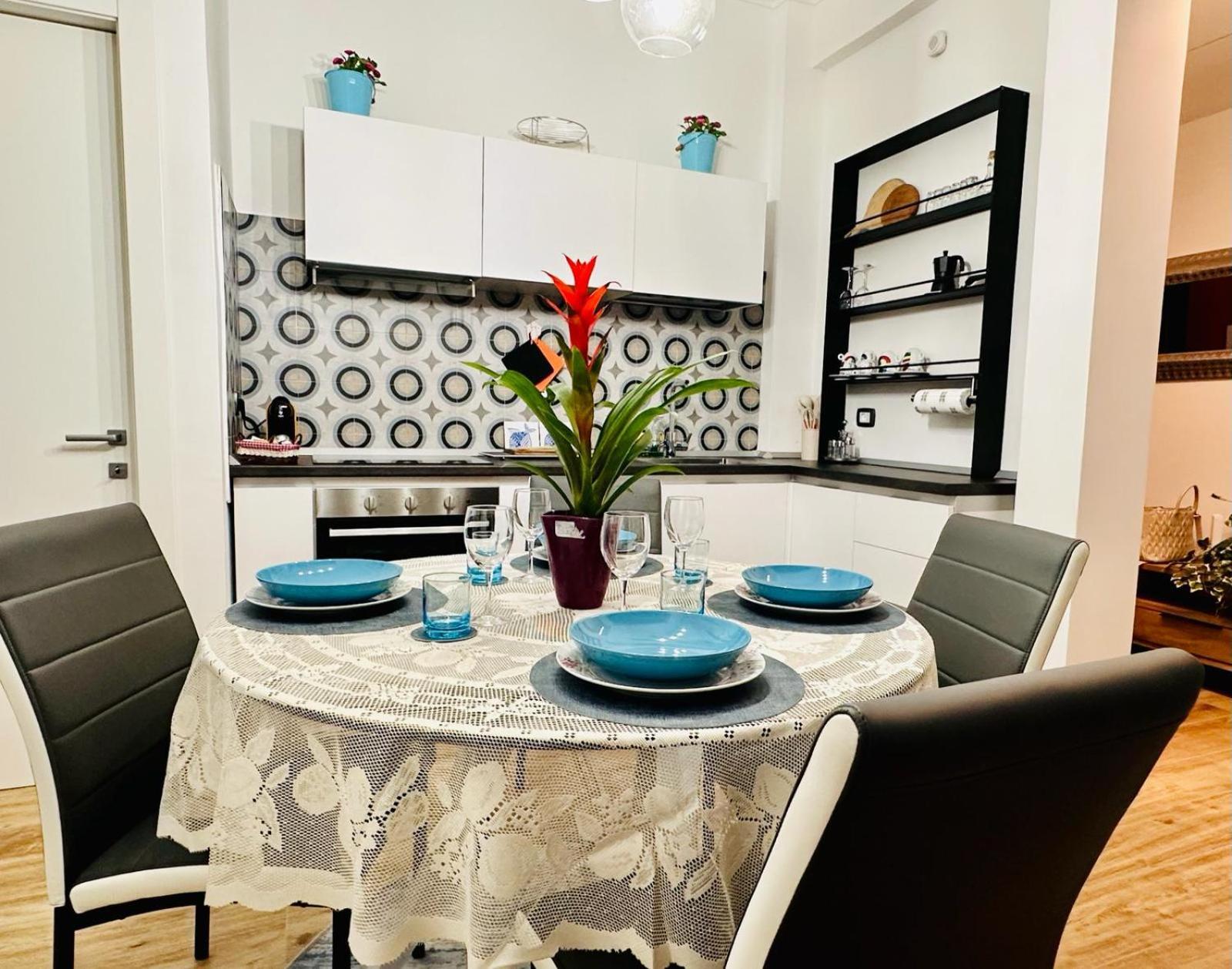 Appartement Lombardo'S Family - Free Private Parking 700M From The Station! à La Spezia Extérieur photo